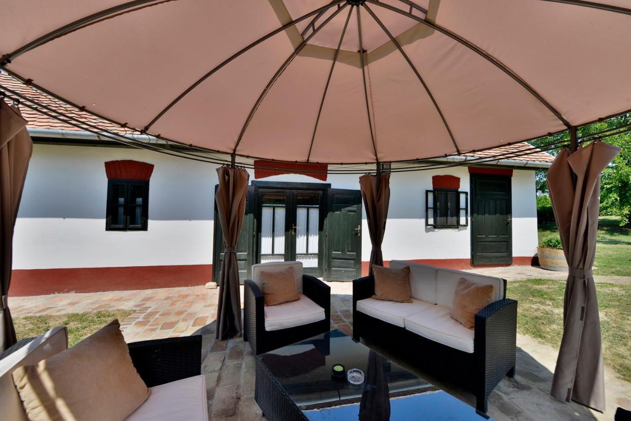Lelle Vineyard Cottages Balatonlelle Exterior foto