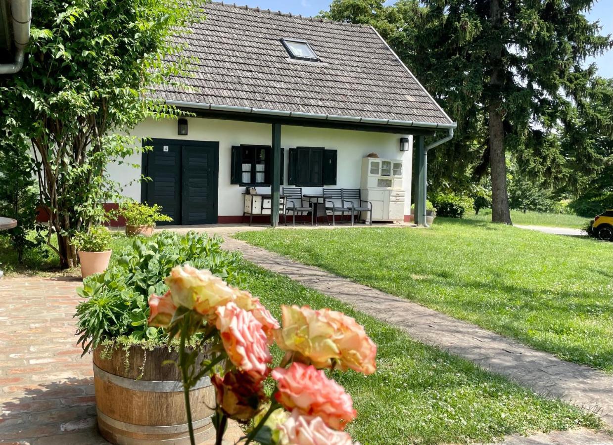 Lelle Vineyard Cottages Balatonlelle Exterior foto