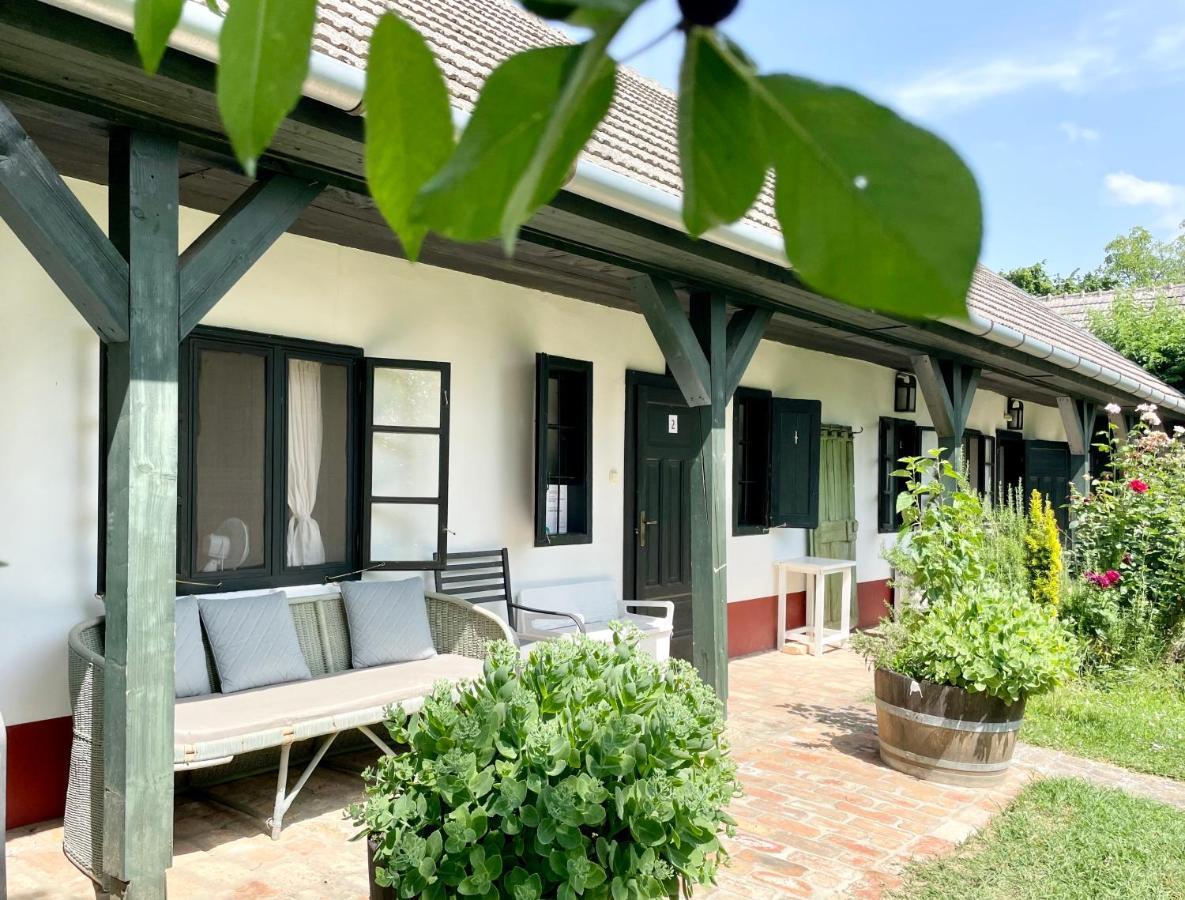Lelle Vineyard Cottages Balatonlelle Exterior foto