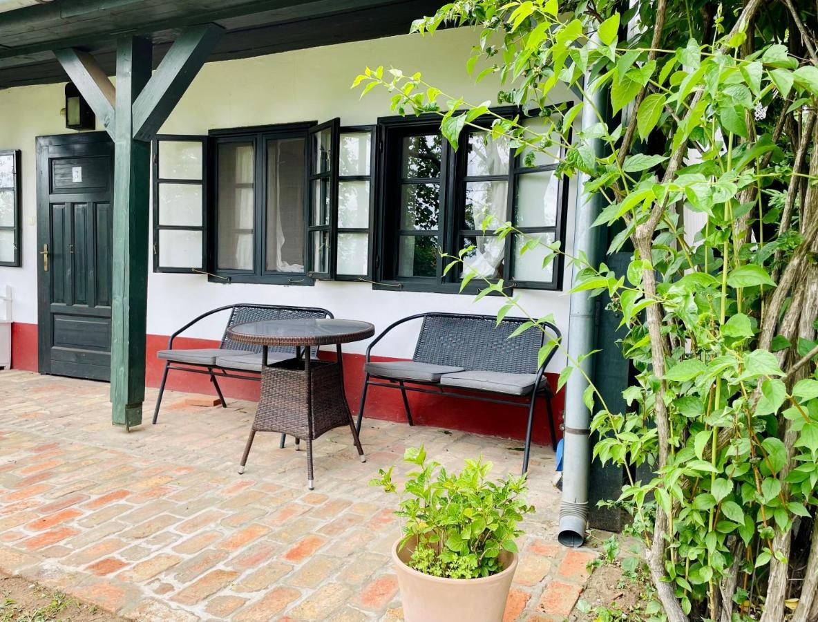 Lelle Vineyard Cottages Balatonlelle Exterior foto